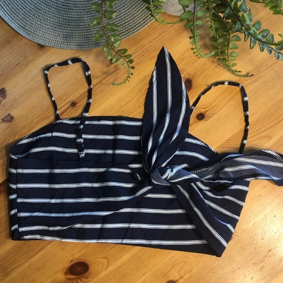 SOLD Two piece white and navy front tie crop top - Picture 4 of 5